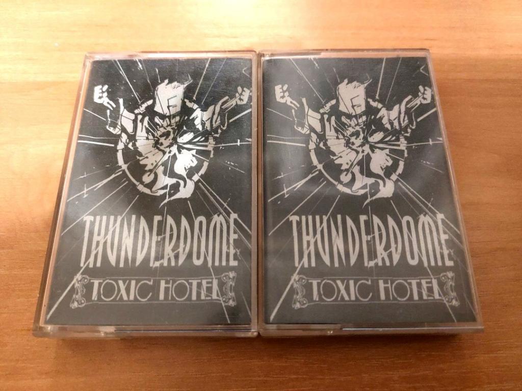 Лот аудиокассет Hardcore Thunderdome - Toxic Hotel 1, 2