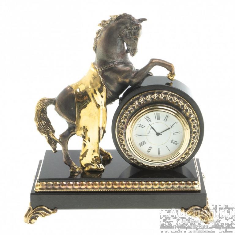 Часы настольные из камня КОНЬ С ПОПОНОЙ AZY-3123