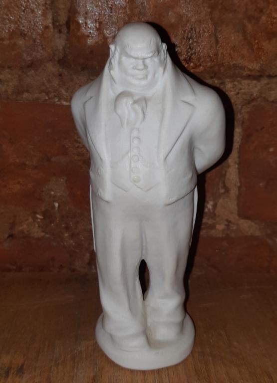 Статуэтка Собакевич. Из серии скульптур "Гоголевские персонажи".  ЛФЗ . СССР.  1950 годы. 20 век.