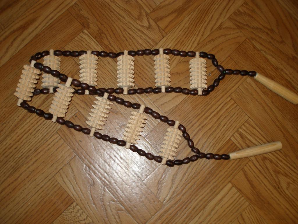 Массажор для спины деревянный.
