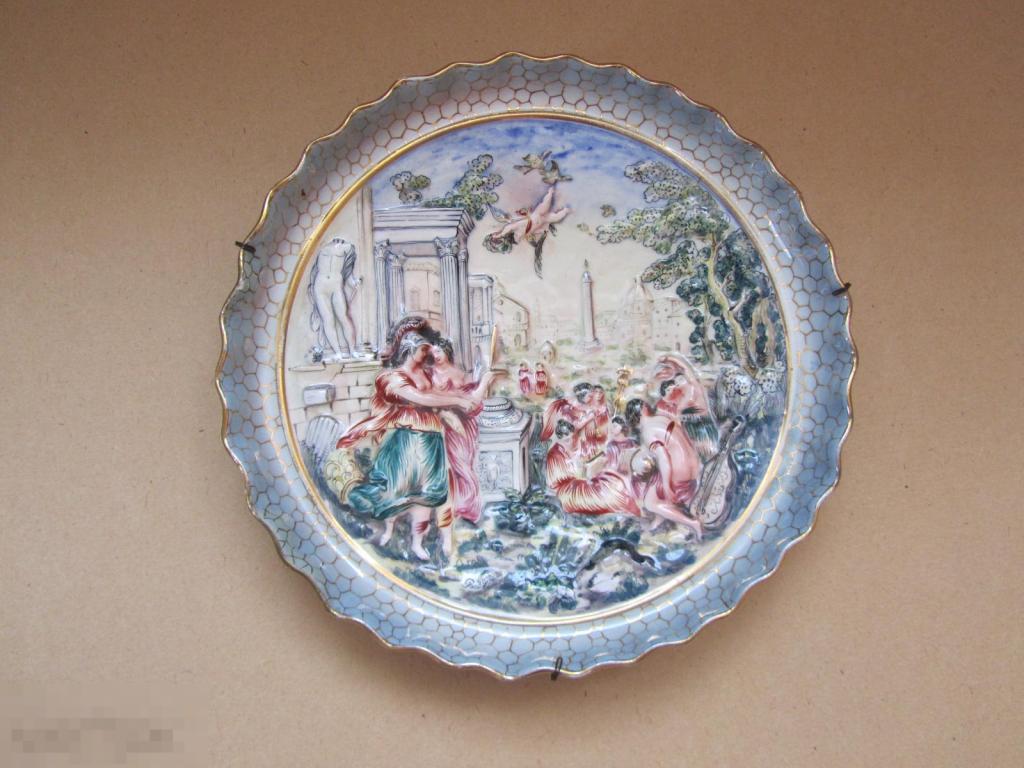Каподимонте Capodimonte Блюдо Мифологическая сцена Первая половина 20 в.