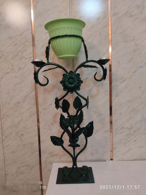 Подставка для цветов со двумя свечами. Цветочница. Металл. Ручная работа. Эксклюзив.(1) 