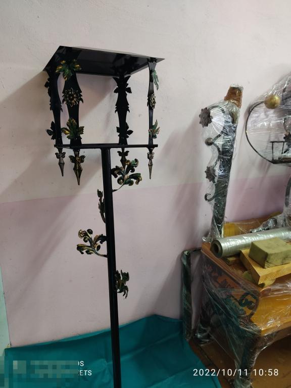 Столик, домик кованый на кладбище ручной работы эксклюзивного дизайна (16 ) 