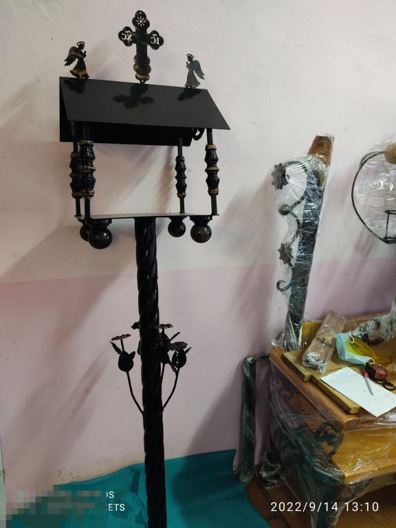 Столик, домик кованый на кладбище ручной работы эксклюзивного дизайна (11 ) 