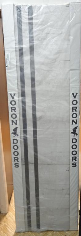 Новые межкомнатные двери в упаковке