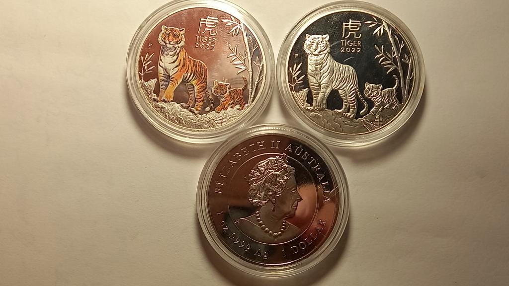 КИТАЙ.СУВЕНИРНЫЕ МОНЕТЫ.ТИГР.ТИГРЫ.ЦЕНА ЗА 1 ШТ.
