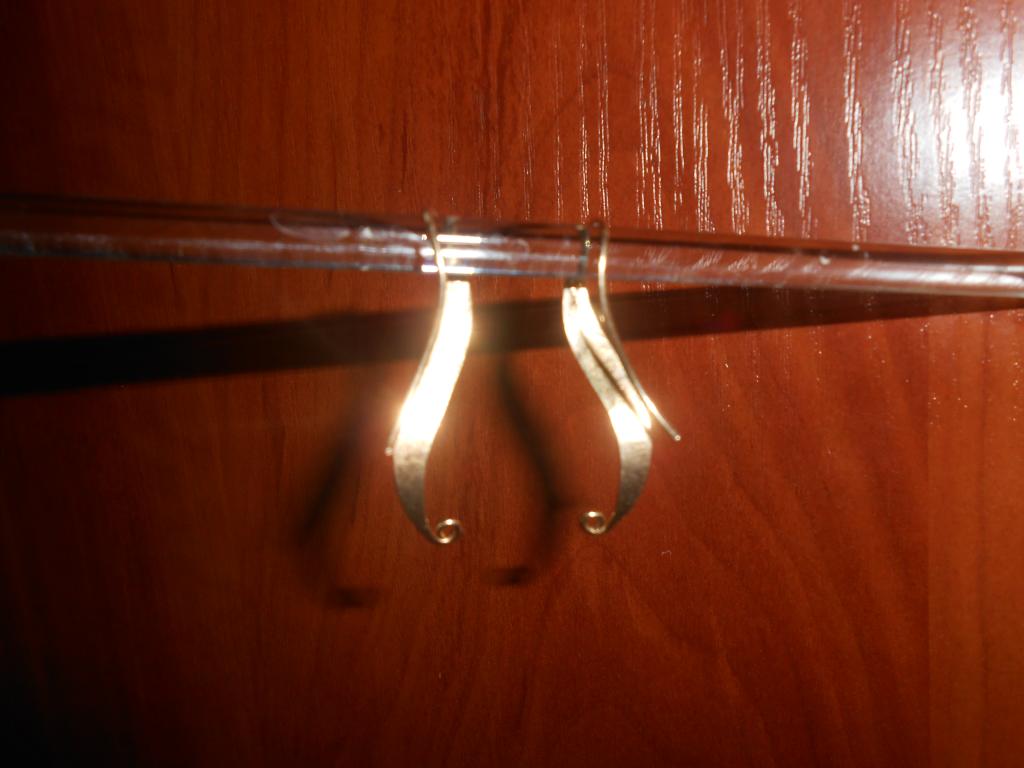 Золотые 585 проба дизайнерские авторские серьги, США, лепесток