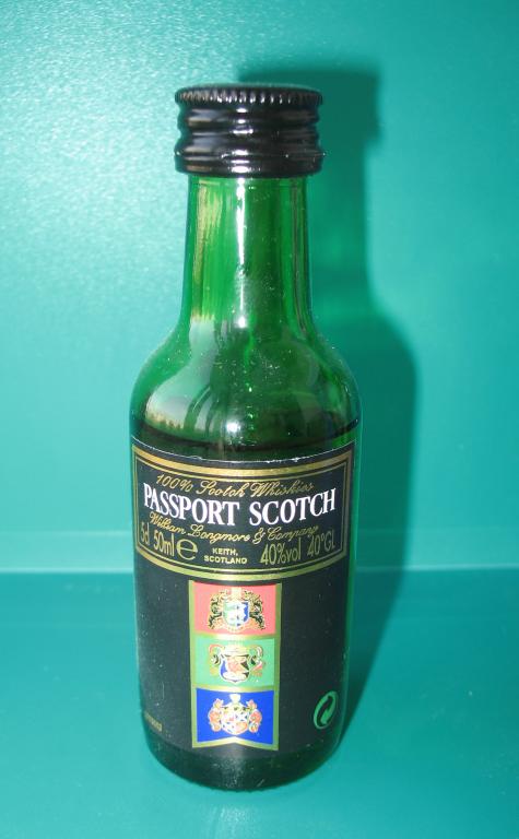 Мини - бутылочка, Виски "PASSPORT SCOTCH", стекло / 0,05 л - 50 мл