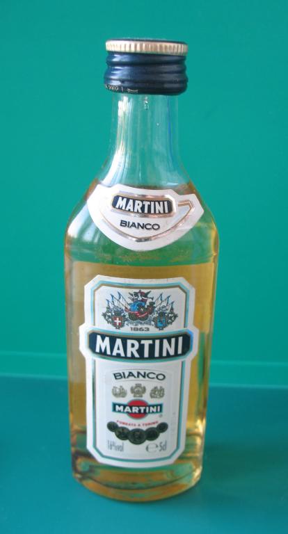 Мини - бутылочка, Напиток "MARTINI BIANCO" Мартини, стекло / 0,05 л - 50 мл (1)