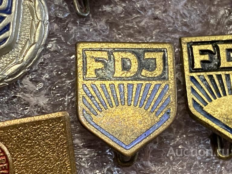 значок FDJ DDR  ГДР КОМСОМОЛЬСКИЙ Знак  ГЕРМАНИЯ ТЯЖЕЛЫЙ ЭМАЛЬ РЕДКИЙ RR