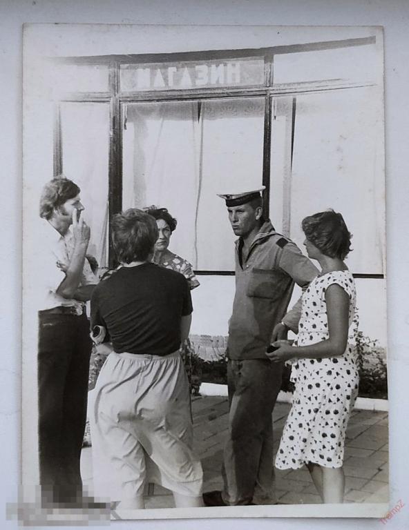 Фотография моряк матрос военнослужащий, женщины, вывеска магазин #89* 