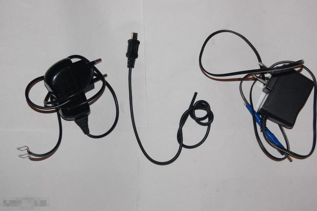 Зарядные устройства и провода для USB требующие ремонта 