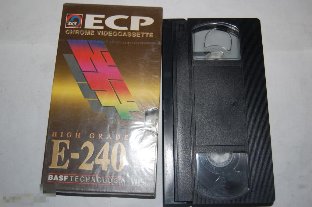 Видеокассета  с записью с телевизора лот №82 (VHS для записей) 