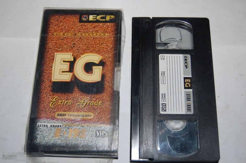 Видеокассета  с записью с телевизора лот № 52 (VHS для записей) 
