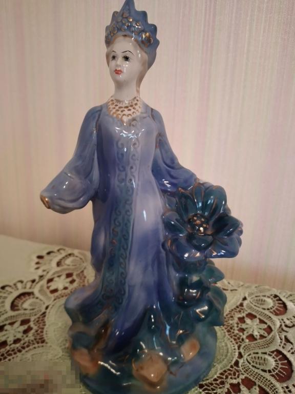 Фарфоровая статуэтка "Хозяйка медной горы, каменный цветок" Гжель СССР 