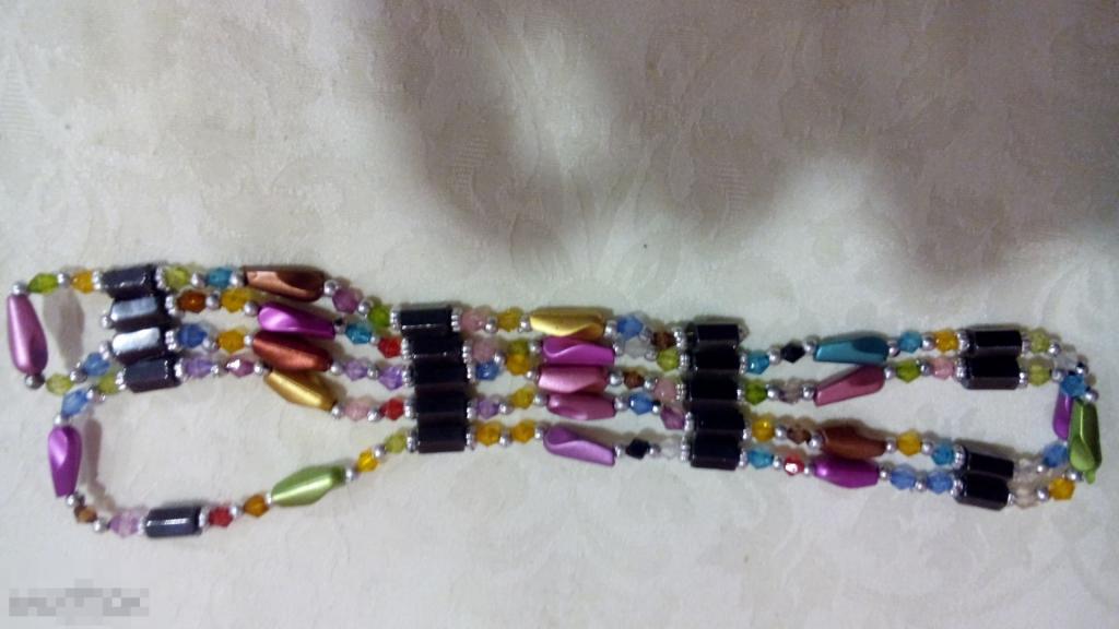 Бусы магнитные разноцветные 