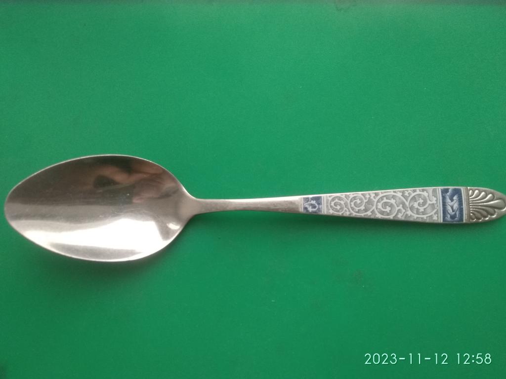 Ложка столовая. Эмаль. Нержавейка. Клеймо STAINLESS STEEL. Винтаж.