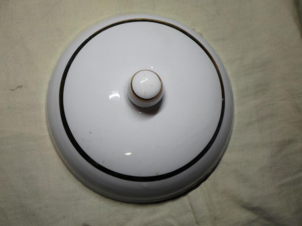 Крышки фарфоровые от посуды СССР