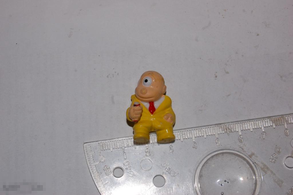 Фигурки Киндеры Kinder Сюрпризы и др. фигурки - детали, повреждённый или некомплект 