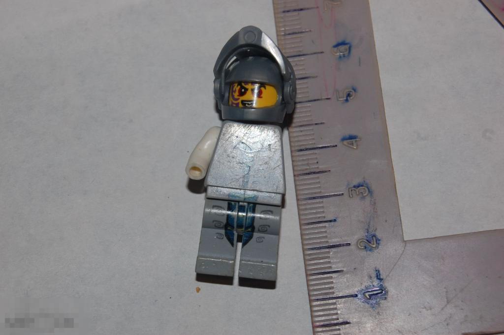 Детали от игрушек и др. солдатики см. описание - конструктор Лего Lego 