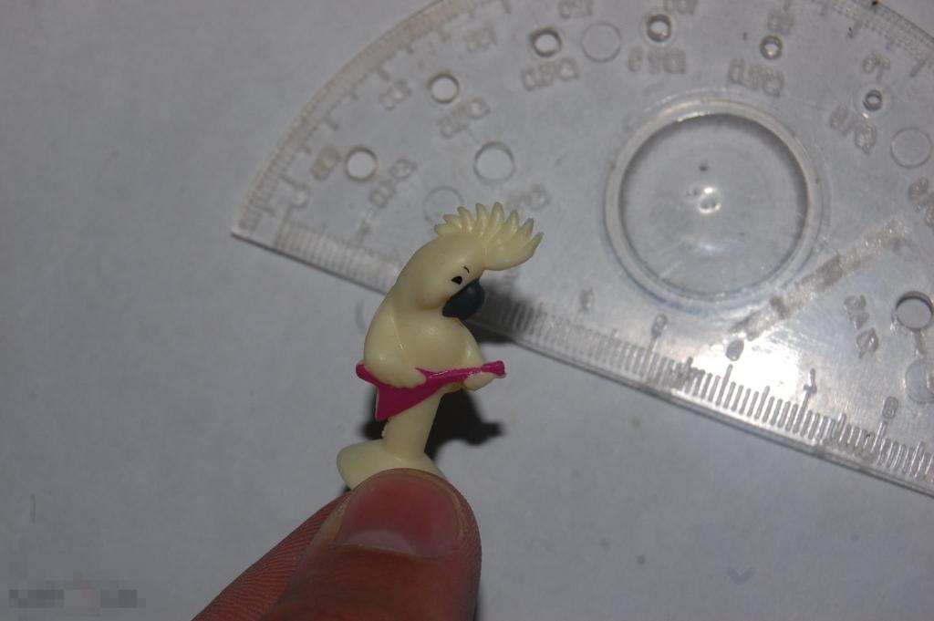 Фигурки Киндеры Kinder Сюрпризы и др. фигурки - прилипала 