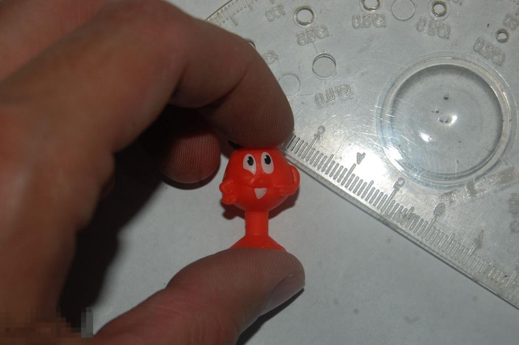 Фигурки Киндеры Kinder Сюрпризы и др. фигурки - прилипала 