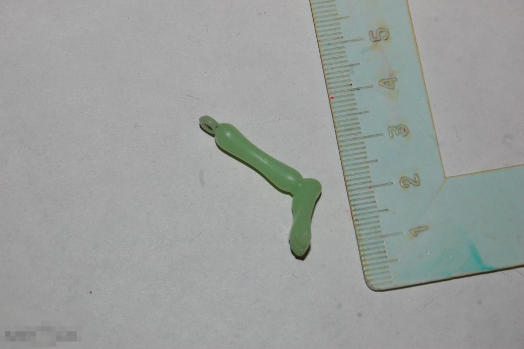 Деталь от игрушки и др. солдатики см. описание - лот № 3 