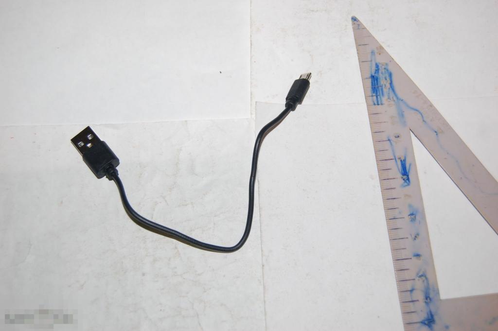Провод для зарядных устройств USB требующий ремонта - лот № 3 