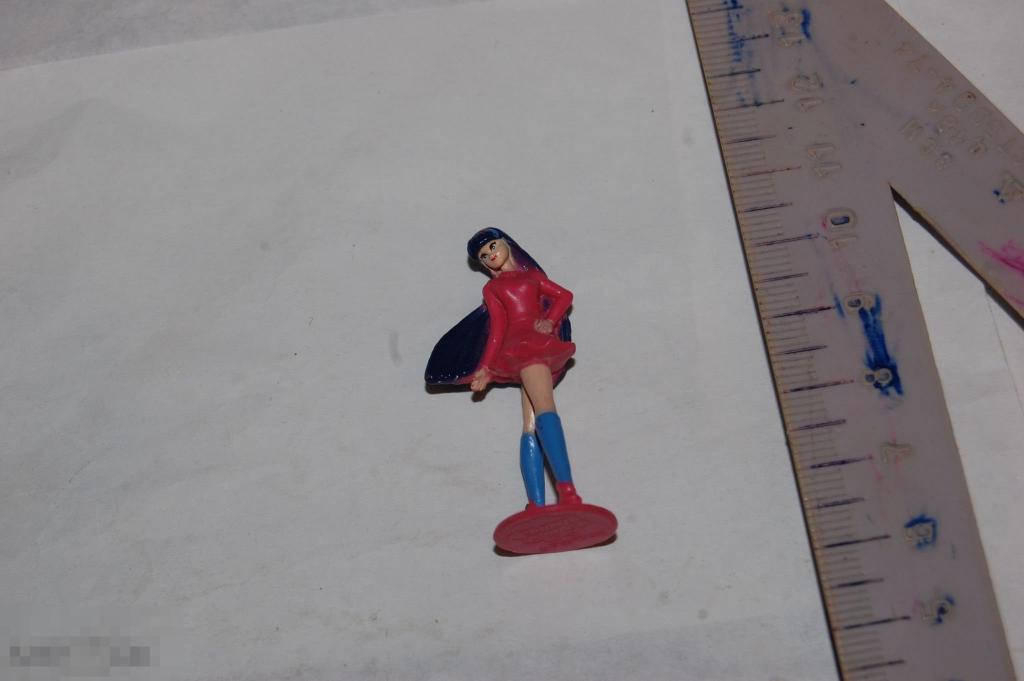 Фигурки Киндеры Kinder Сюрпризы и др. фигурки 