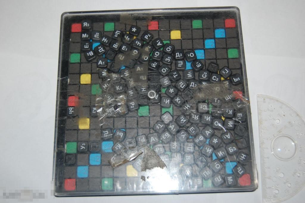 Настольная пластиковая игра В слова и др. солдатики и игрушки см. описание 