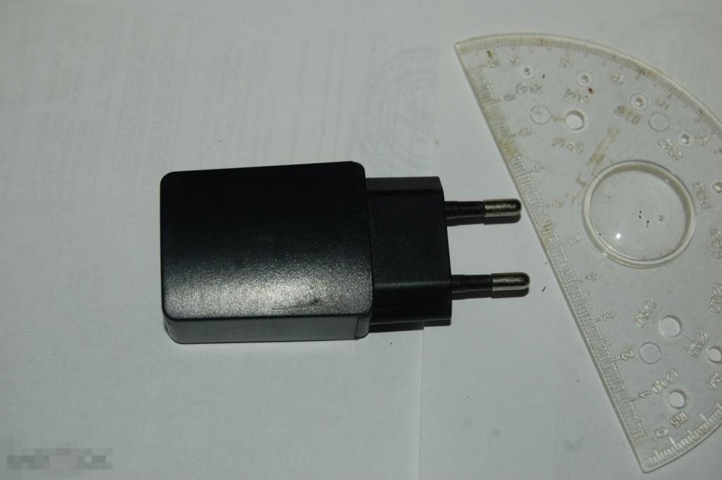 Зарядное устройство Travel Charger для переносной зарядки 