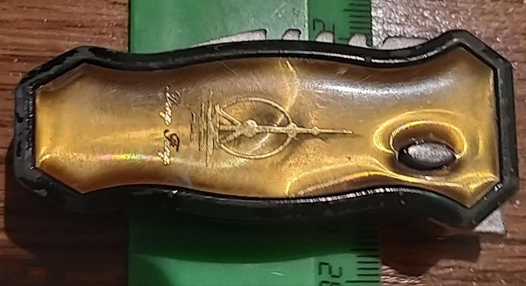 Нож.Выкидной.Кнопочный. Зажигалка.Подарок.Сувенир. Складной.ПЕРОЧИНЫЙ. 