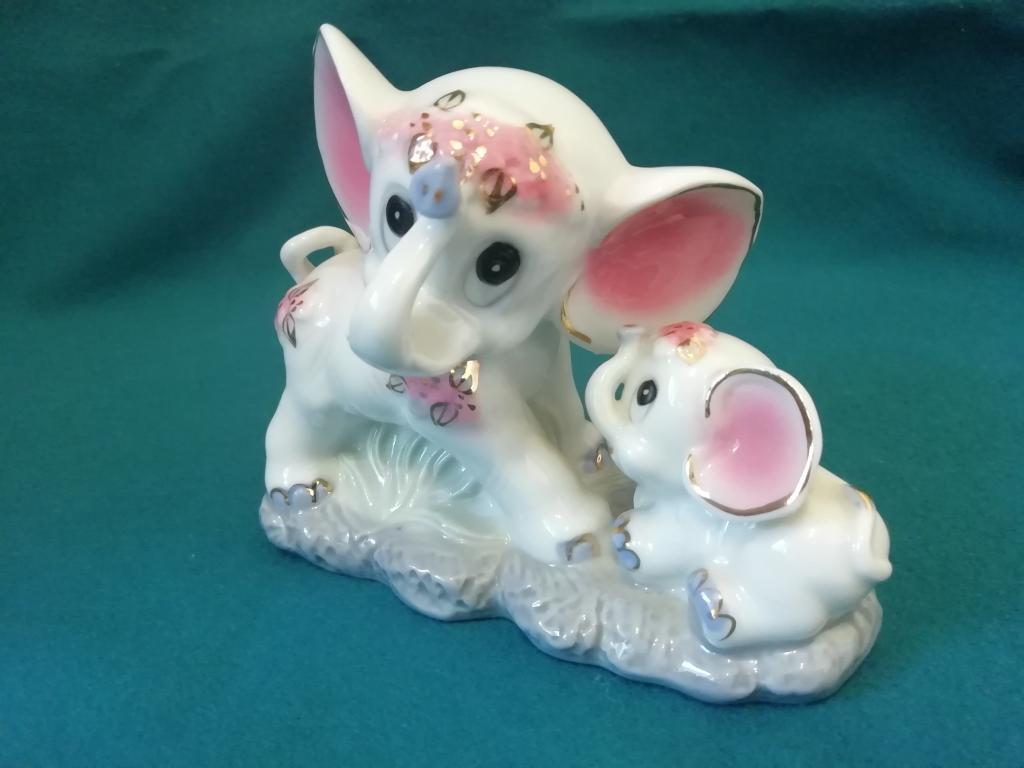 Статуэтка фигурка Слониха с дочкой фарфор идеальное состояние