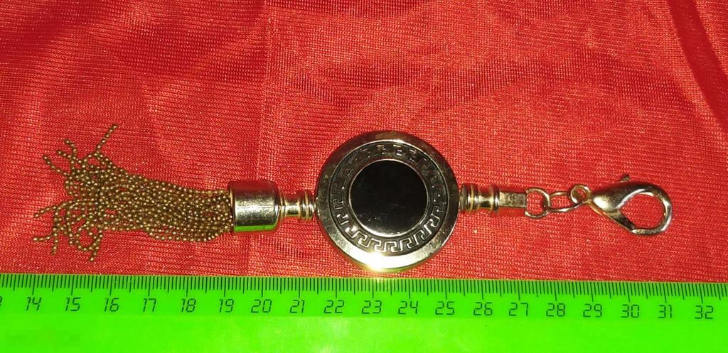 Брелок.Сувенир.Карабин. Сабя?Меч?Нож? Рукоять. 