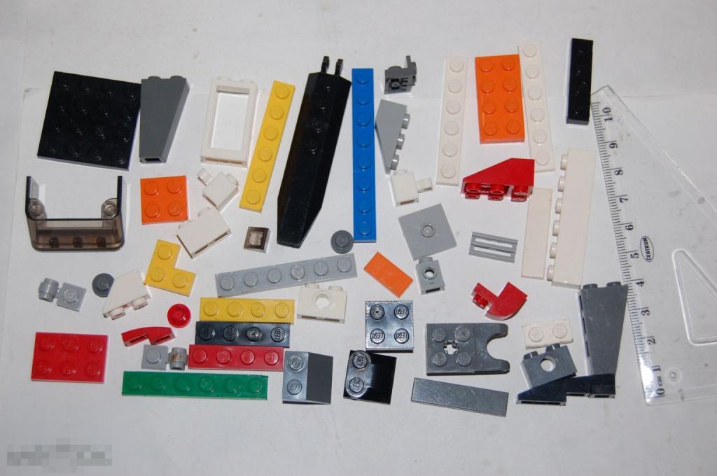 Детали от игрушек и др. солдатики см. описание - конструктор Лего Lego 