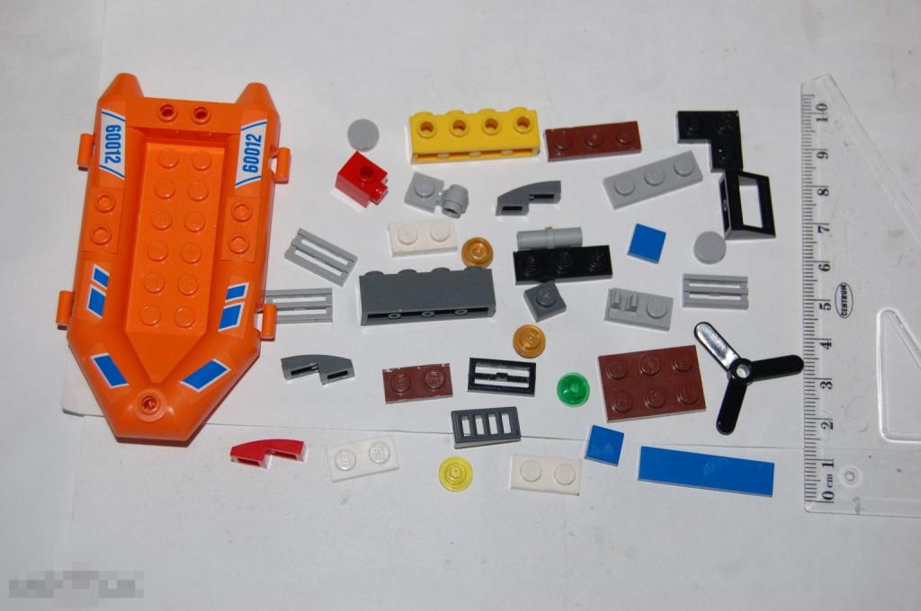 Детали от игрушек и др. солдатики см. описание - конструктор Лего Lego 