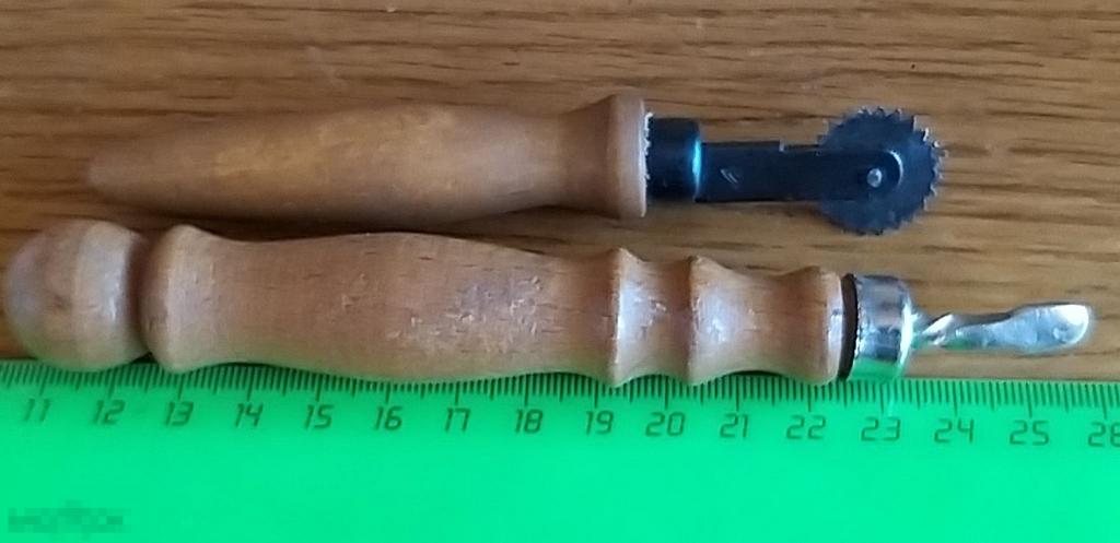 Инструмент.Рукаделие.Ручной труд. Кожа?Быт.СССР. 