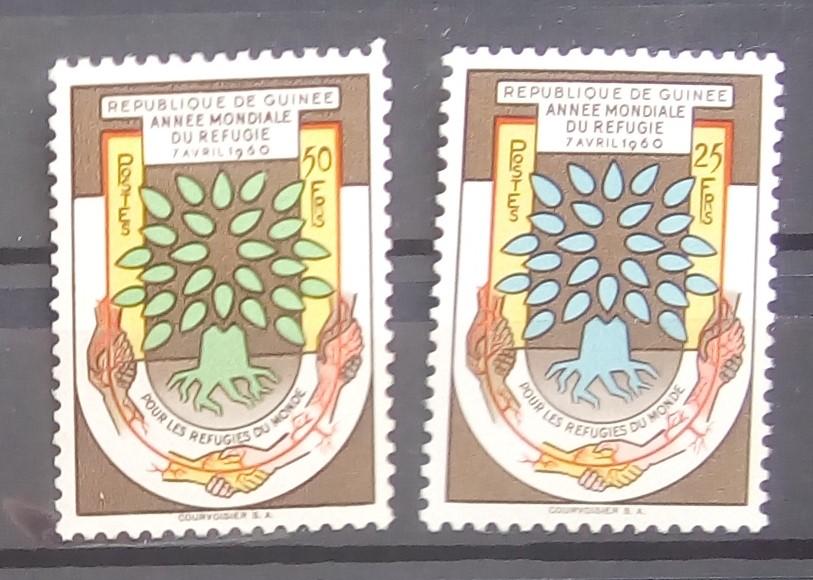 Марка чистая. Гвинея 1960. Год беженцев. Дерево. В лоте 2 марки.