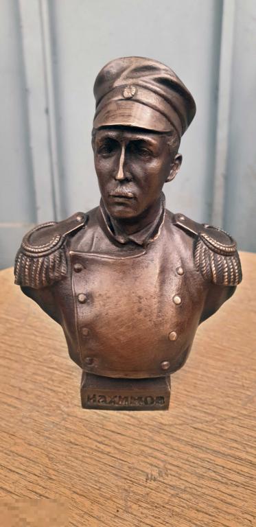 Адмирал Нахимов. Бюст. Бронза. Море