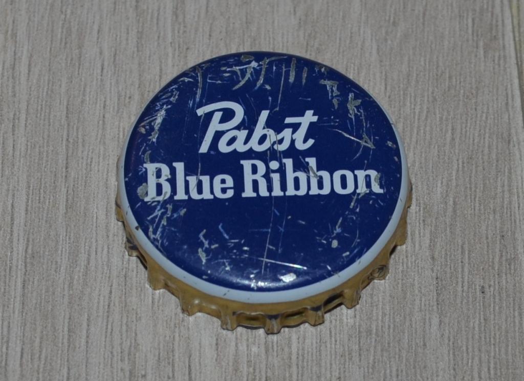 Кронен-пробка из России. Pabst. Blue Ribbon. Коричневая.