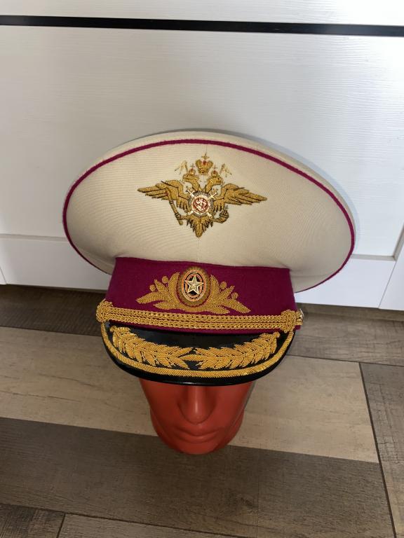 Фуражка генерала в России. Новая. Размер 58. Вышивка канительной ниткой с 5% золотом!