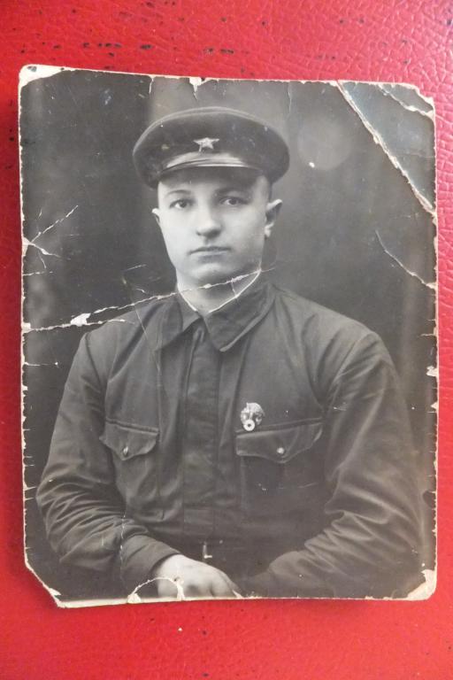 Старинная фотография Брат чекиста - Ворошиловский стрелок, к-ц, 1937 год