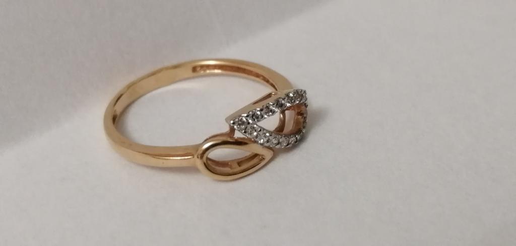 Кольцо новое ,золото 585 проба 1.31 гр. Размер 16,5