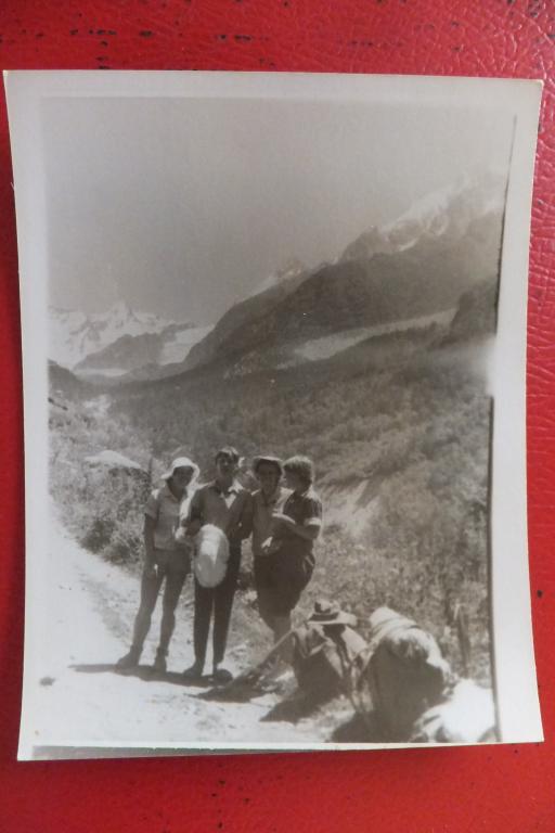Старая фотокарточка Туристы Кавказ Адылсу Джантуган