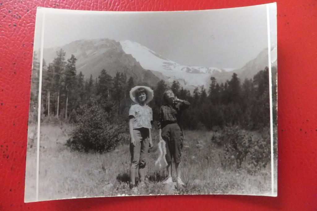 Старая фотокарточка Туристы Перед Чегетом Приэльбрусье