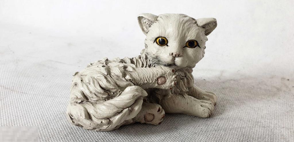Котенок лежит 489. Кот. Кошка. Венская бронза. Животные. Статуэтка.