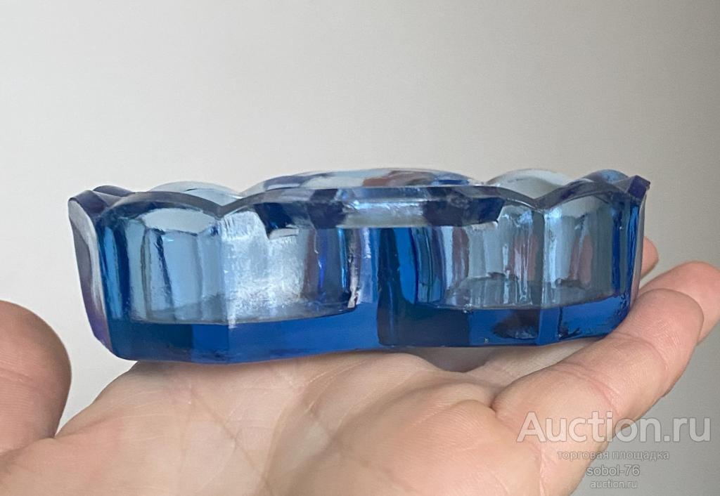 Старинная  солонка синего стекла