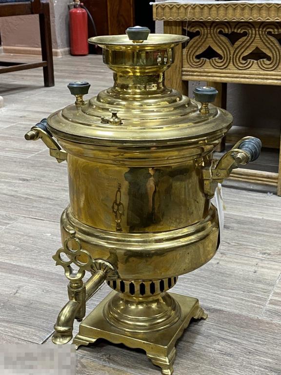 Самовар старинный. Форма катушка. 
