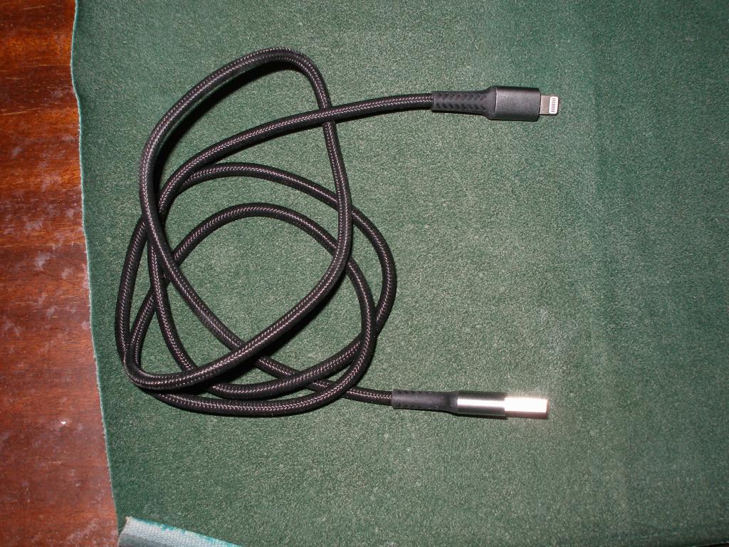 Кабель для зарядки UNION   USB-USBmini. 1 метр.