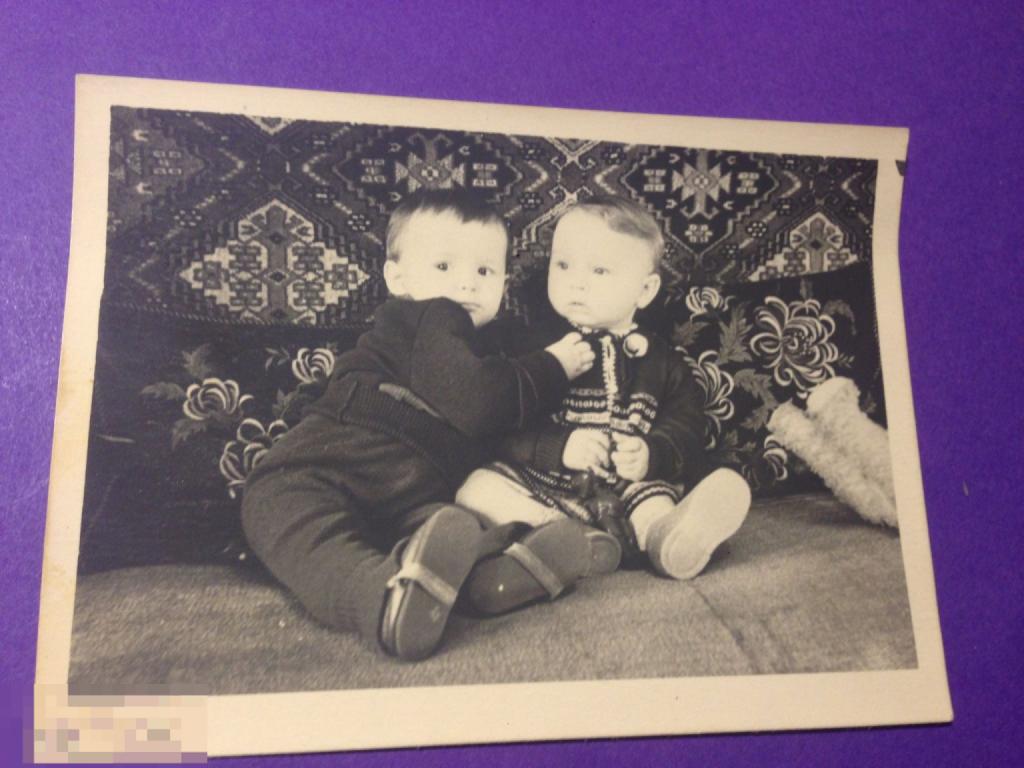 аф78г  1957  Дети на диване Ковер Мишка  Подушки вышивка рукоделие  ххх 